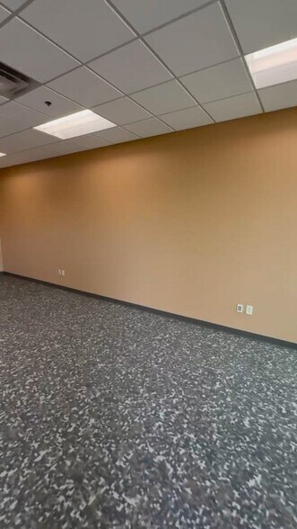 1825 W Knudsen Dr, Phoenix, AZ à louer - Vidéo sur l’annonce professionnelle – Image 2 sur 17