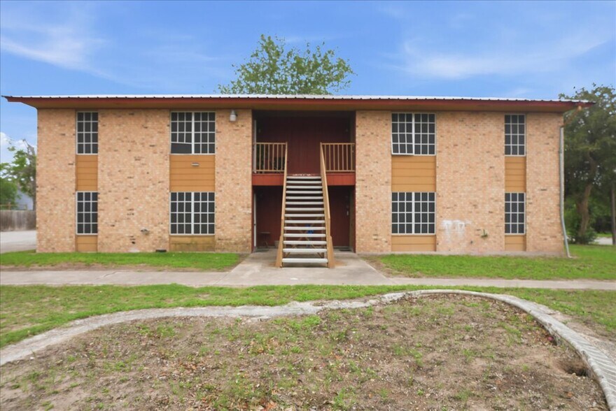 600 E Crockett St, Beeville, TX à vendre - Photo de l’immeuble – Image 3 sur 52
