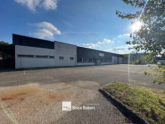 Plus de détails pour 6 Rue Sigmund Freud, Vaulx-en-Velin - Local d’activités à vendre