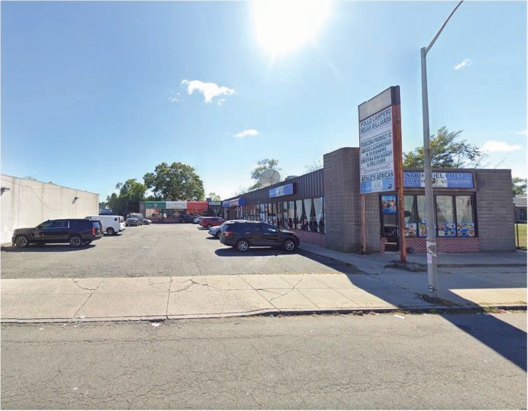 46-50 Fulton Ave, Hempstead, NY à vendre - Photo de l’immeuble – Image 2 sur 13