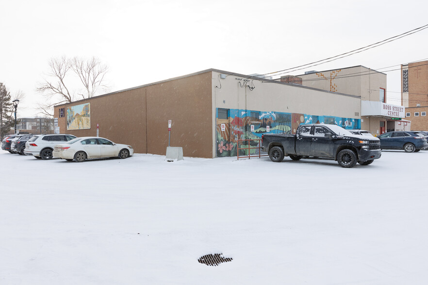 4730 50 St, Red Deer, AB à vendre - Photo de l’immeuble – Image 2 sur 16