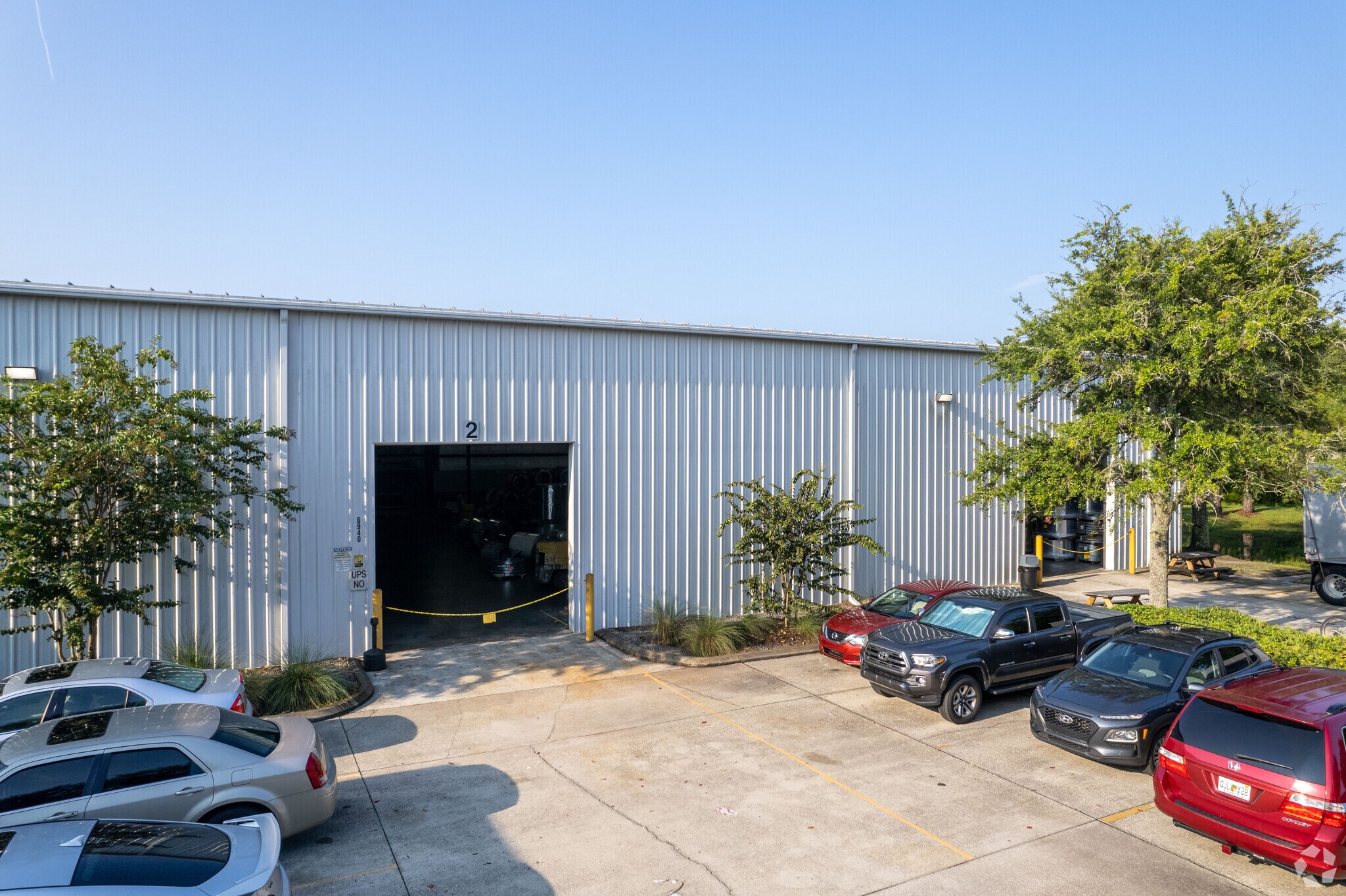 6940 Stuart Ave, Jacksonville, FL à louer Photo principale– Image 1 sur 8