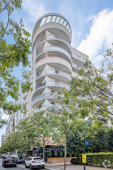 54 Avenue Puvis De Chavannes, Courbevoie à louer - Photo principale – Image 1 sur 2