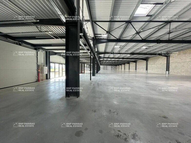 Local d’activités dans Avrainville à louer - Photo de l’immeuble – Image 3 sur 5