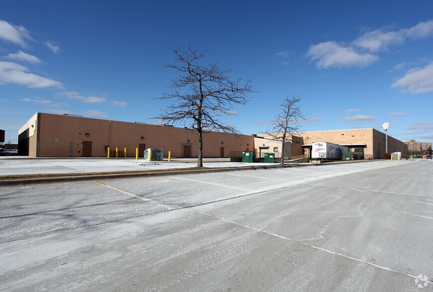 500-740 John R Rd, Troy, MI à louer - Photo de l’immeuble – Image 3 sur 5