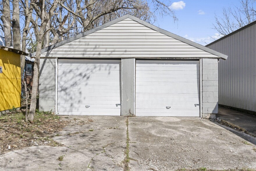 1329 E Thoman St, Springfield, MO à vendre - Photo de l’immeuble – Image 3 sur 23