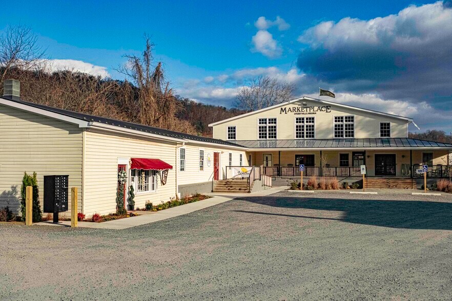 3 River Ln, Sperryville, VA à louer - Photo de l’immeuble – Image 1 sur 2