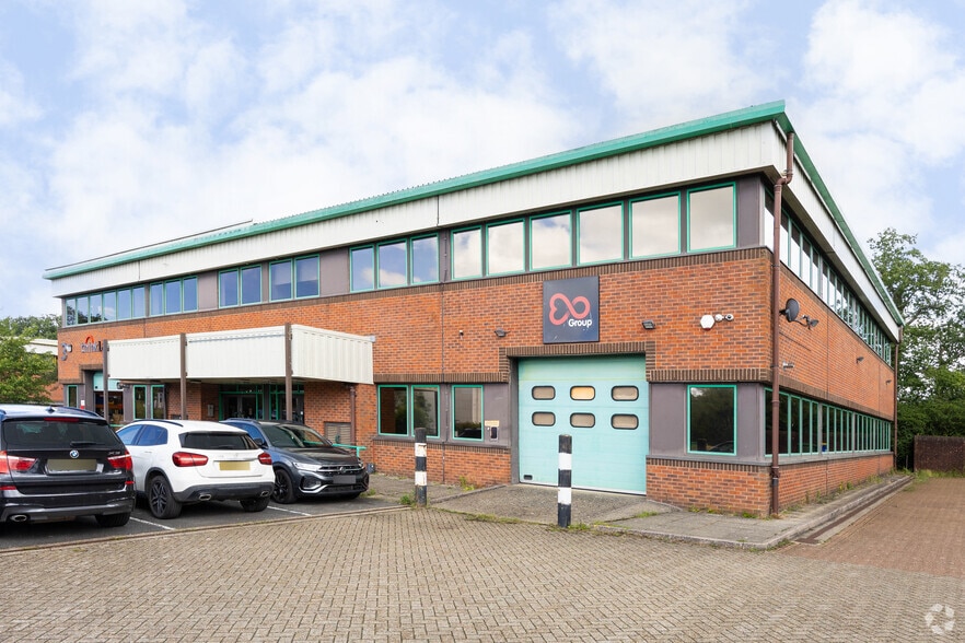 Perrywood Business Park, Redhill à louer - Photo principale – Image 1 sur 2