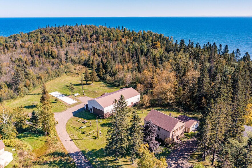 4892 MN-61 N, Beaver Bay, MN à vendre - Photo principale – Image 1 sur 31