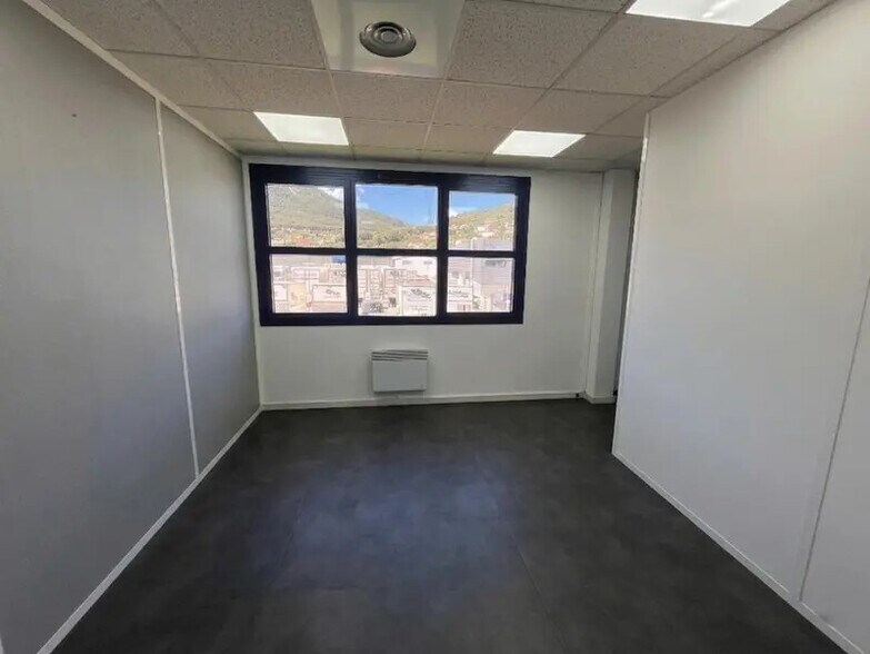 Bureau dans La Garde à vendre - Photo intérieure – Image 2 sur 7