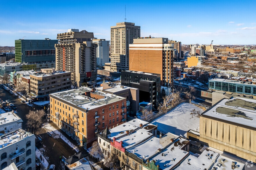 430 Rue Sherbrooke E, Montréal, QC à vendre - Aérien – Image 2 sur 5