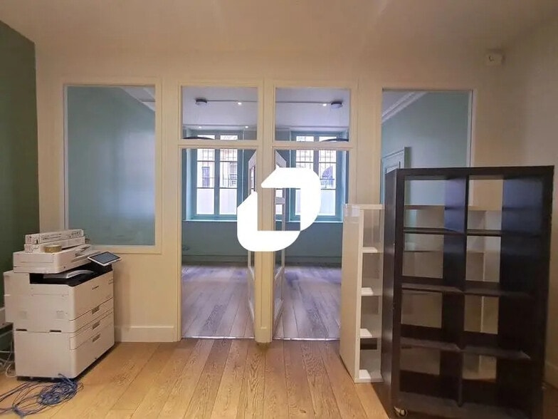 Bureau dans Bordeaux à vendre - Photo de l’immeuble – Image 3 sur 10