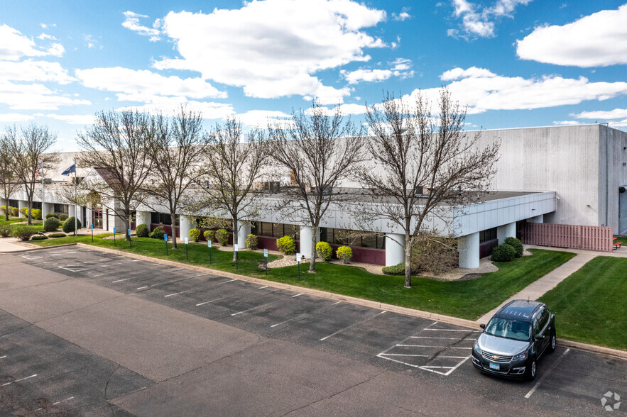 1001 Lund Blvd, Anoka, MN à louer - Photo de l’immeuble – Image 1 sur 8