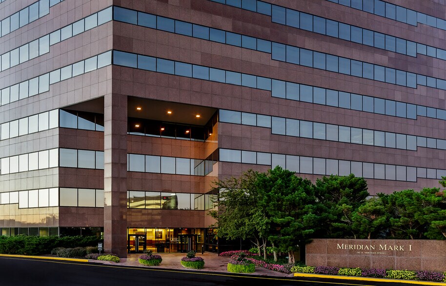 11611 N Meridian St, Carmel, IN à louer - Photo de l’immeuble – Image 2 sur 8