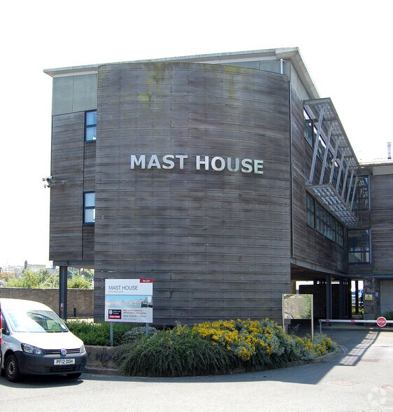 24 Sutton Rd, Plymouth à louer - Photo de l’immeuble – Image 1 sur 4