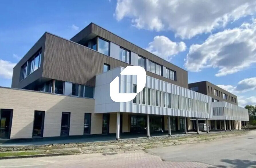 Bureau dans Marcq-en-Baroeul à louer - Photo de l’immeuble – Image 3 sur 7