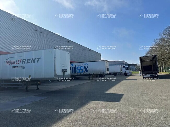 Plus de détails pour Local d'activités à louer