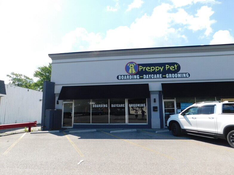 22241-22255 Lorain Rd, Fairview Park, OH à louer - Photo de l’immeuble – Image 2 sur 23