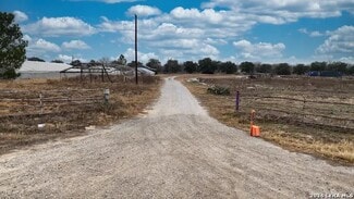 Plus de détails pour 3921 County Road 334, Stockdale, TX - Terrain à vendre