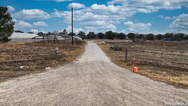 3921 County Road 334, Stockdale, TX à vendre Photo principale– Image 1 sur 14