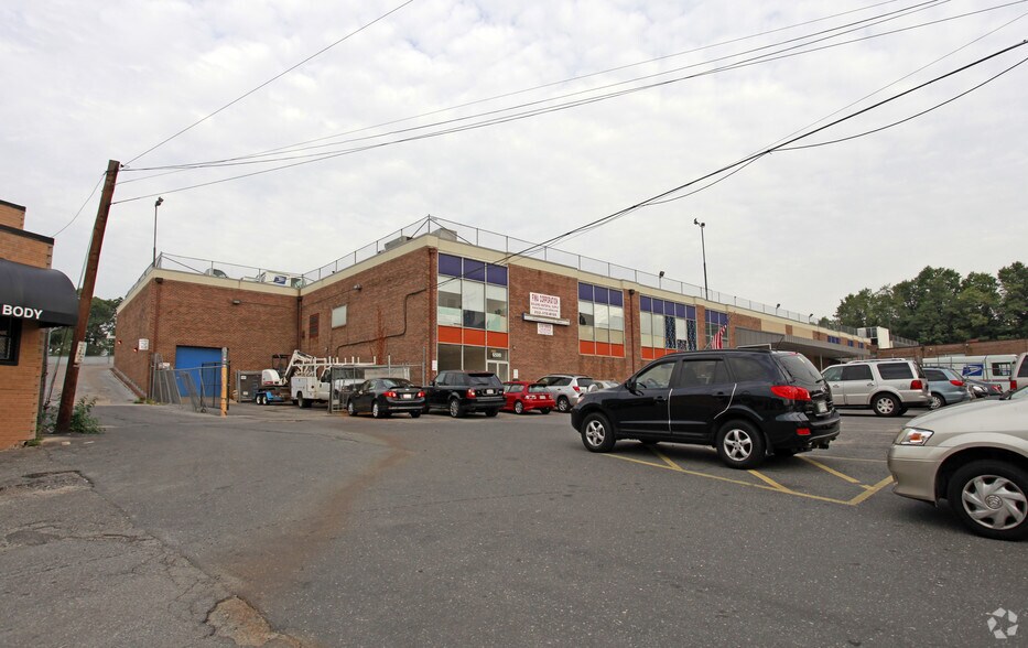6511 Chillum Pl NW, Washington, DC à louer - Photo de l’immeuble – Image 3 sur 4