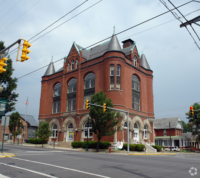 125 S Maple Ave, Martinsburg, WV à vendre - Photo de l’immeuble – Image 2 sur 10