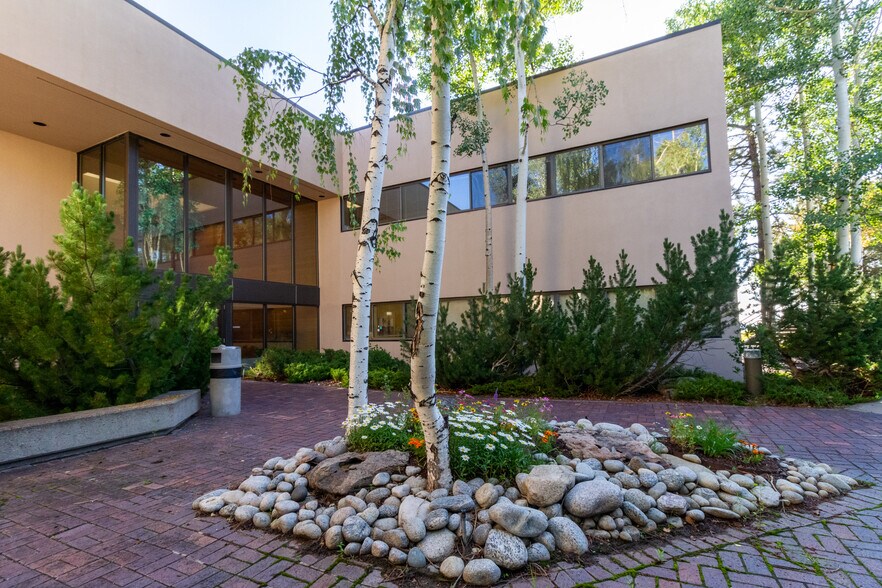 602 Park Point Dr, Golden, CO à louer - Photo de l’immeuble – Image 3 sur 12