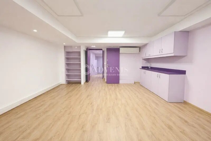 Immeuble residentiel dans Paris à vendre Photo intérieure– Image 1 sur 8