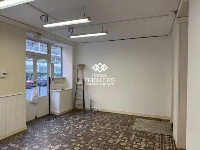 Local commercial dans Paris à vendre - Photo de l’immeuble – Image 2 sur 5