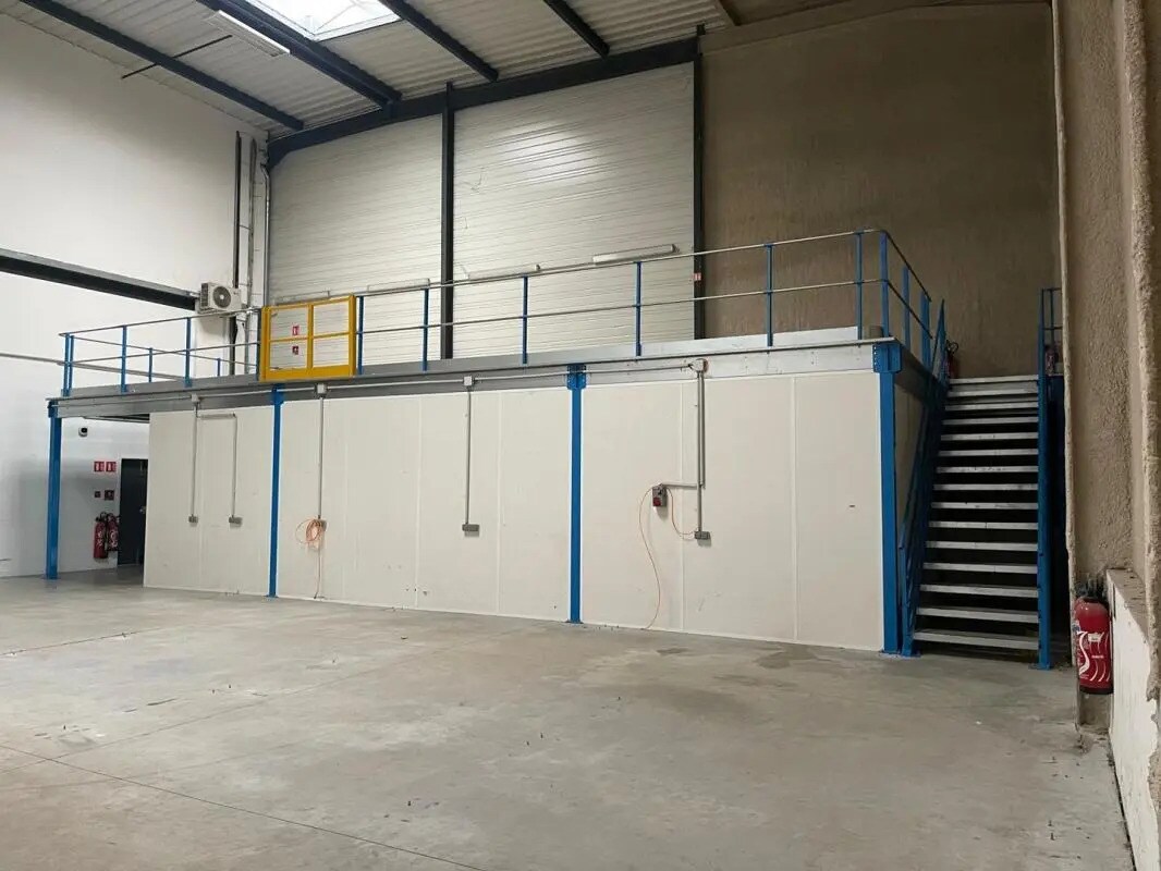 Industriel/Logistique dans Saint-Denis à louer Photo intérieure– Image 1 sur 20