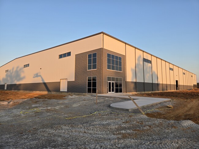 Plus de détails pour 475 Shelton Ln, Russellville, KY - Industriel/Logistique à vendre