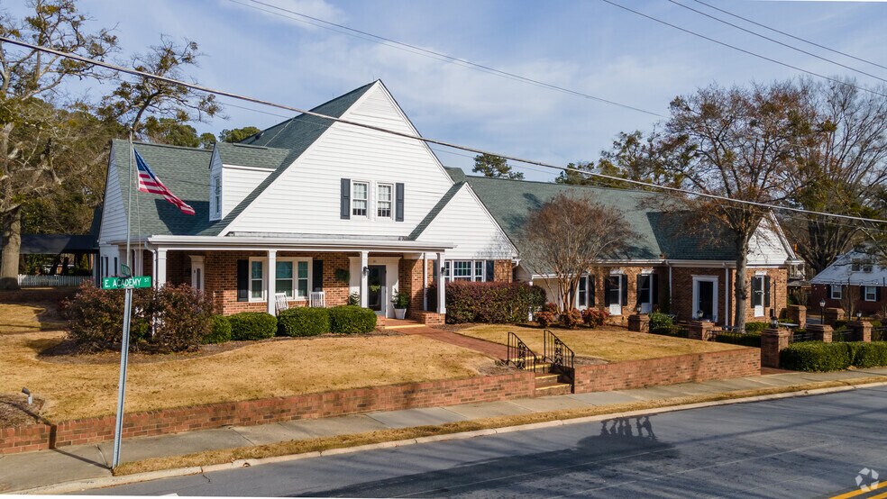 201 E Academy St, Fuquay-Varina, NC à vendre - Photo principale – Image 1 sur 19