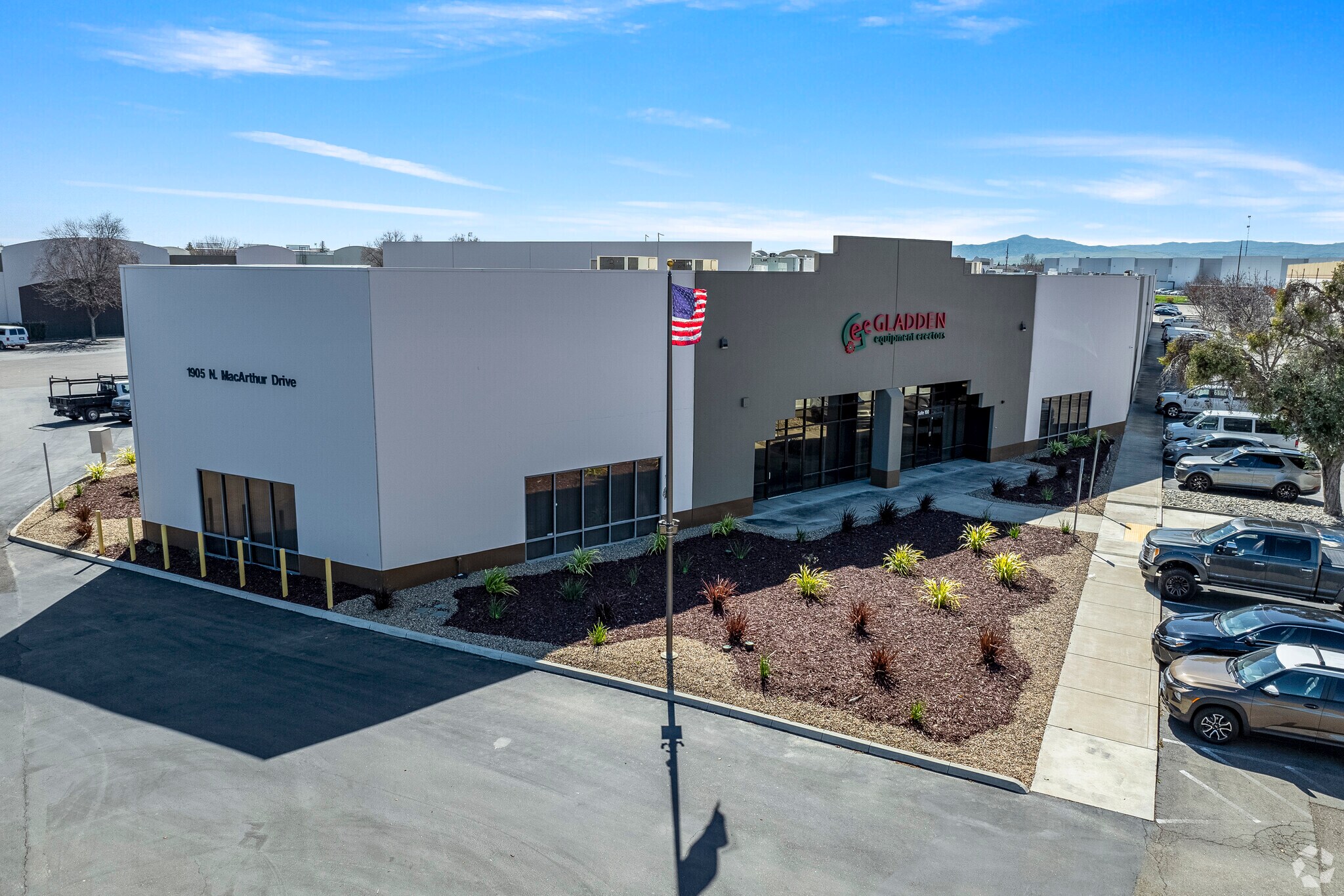 1905 N MacArthur Dr, Tracy, CA à louer Photo principale– Image 1 sur 9