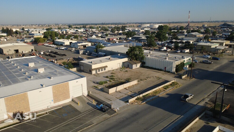 2831 Gibson St, Bakersfield, CA à vendre - Photo de l’immeuble – Image 2 sur 11