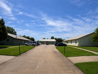 Plus de détails pour 101-105 E 32nd Ave, Stillwater, OK - Logement à vendre