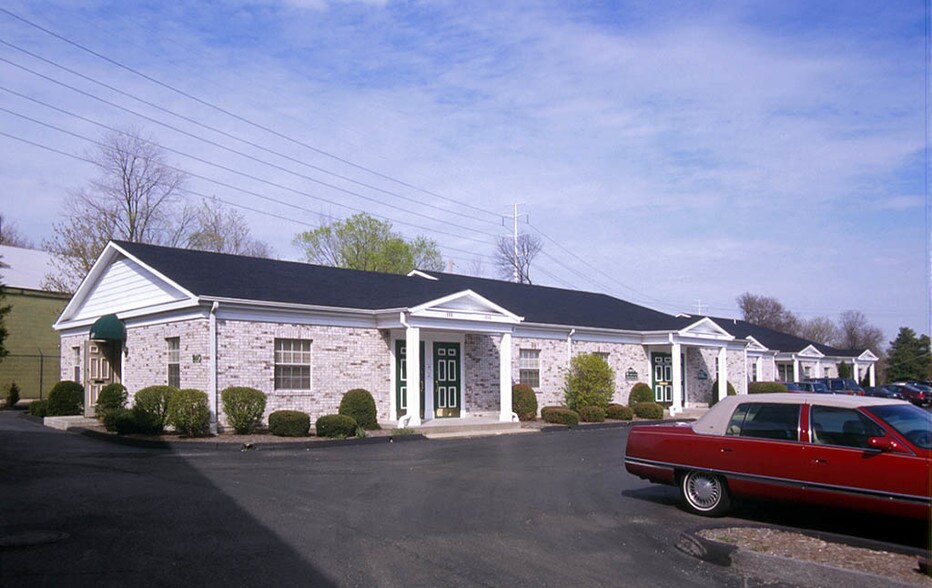 910 S Kirkwood Rd, Kirkwood, MO à vendre - Photo de l’immeuble – Image 2 sur 8