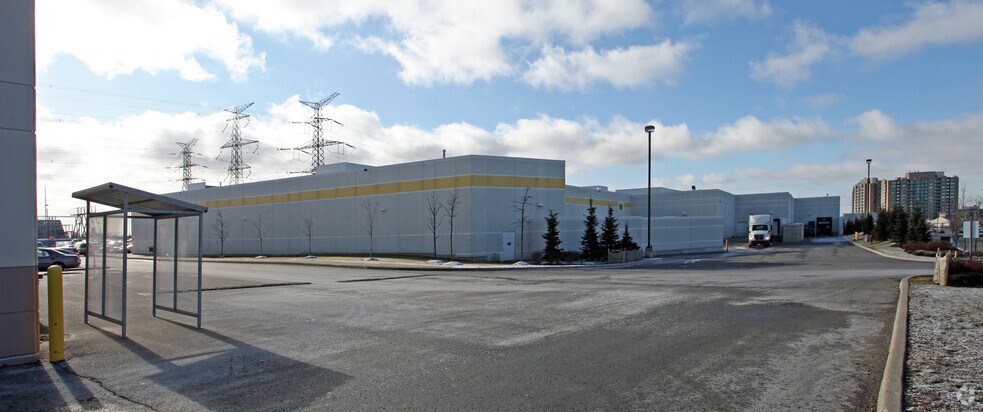 225 High Tech Rd, Richmond Hill, ON à louer - Photo de l’immeuble – Image 2 sur 2