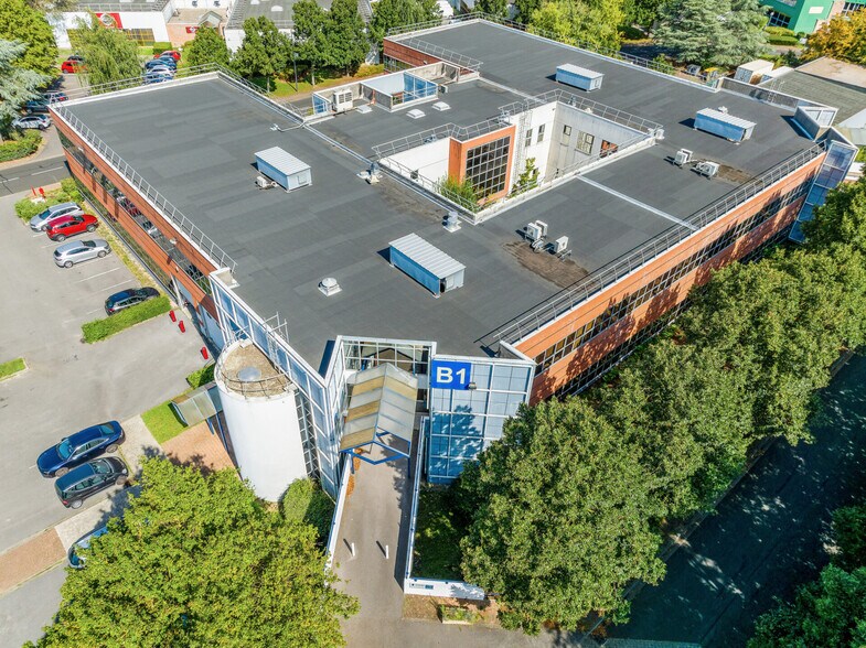 1 Rue Enrico Fermi, Saint-Thibault-des-Vignes à louer - Aérien – Image 3 sur 35