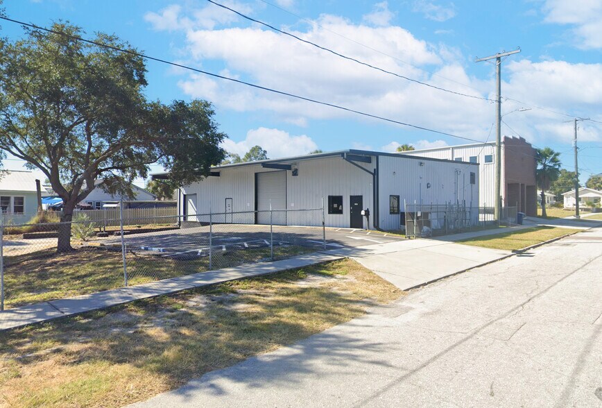 2315 E 3rd Ave, Tampa, FL à louer - Photo de l’immeuble – Image 3 sur 10