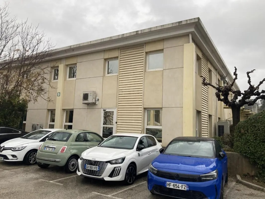 Bureau dans Brignoles à louer Photo de l’immeuble– Image 1 sur 12