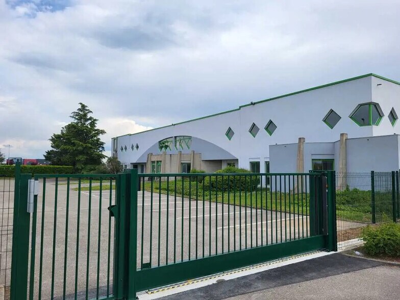 Bureau dans Genas à louer - Photo de l’immeuble – Image 2 sur 11