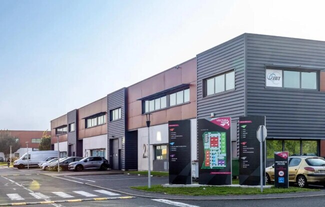 Plus de détails pour 62 Boulevard Henri Navier, Taverny - Bureau, Local d'activités à louer