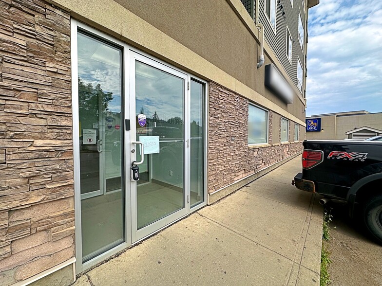 118 Millennium Dr, Fort McMurray, AB à louer - Photo de l’immeuble – Image 2 sur 10