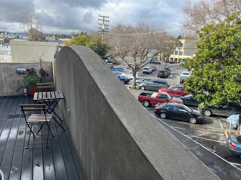 622 Santa Cruz Ave, Menlo Park, CA à louer - Photo intérieure – Image 3 sur 6