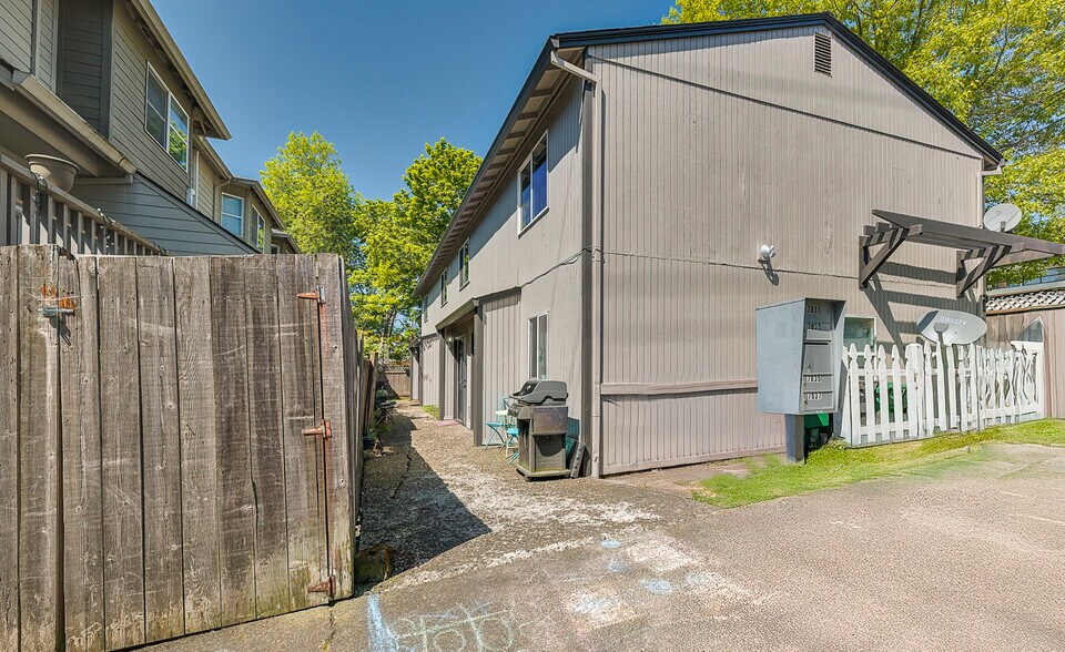 7831 SW 34th Ave, Portland, OR à vendre - Photo principale – Image 3 sur 25