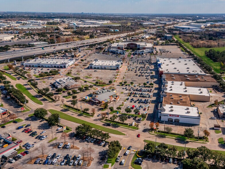 17125 Texas 249 Access Rd, Houston, TX à louer - Photo principale – Image 2 sur 11