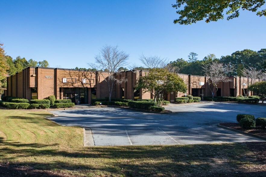 1600 Wilson Way NW, Smyrna, GA à louer - Photo de l’immeuble – Image 3 sur 4
