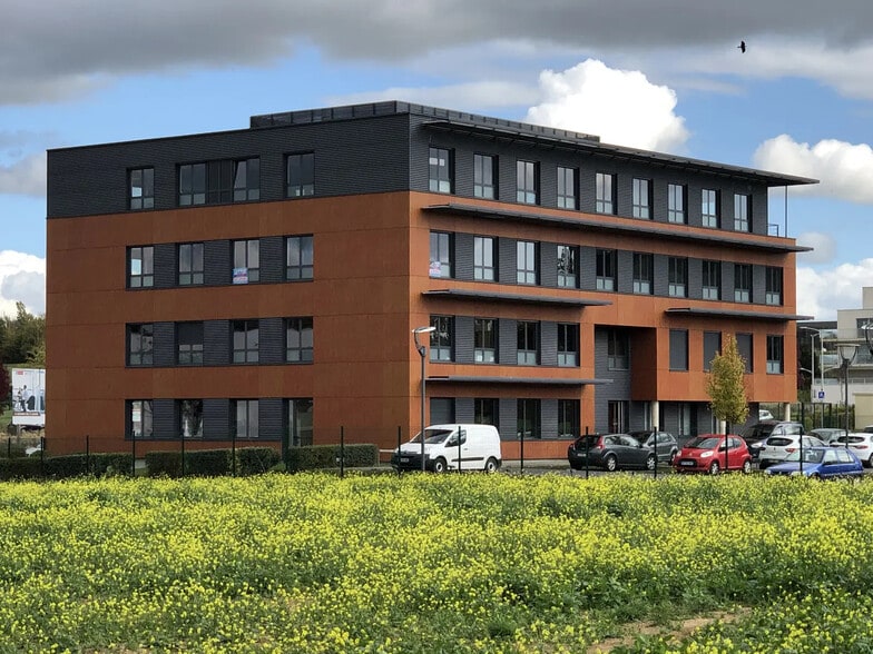 160 Rue Louis Victor De Broglie, Bezannes à louer - Photo de l’immeuble – Image 1 sur 6