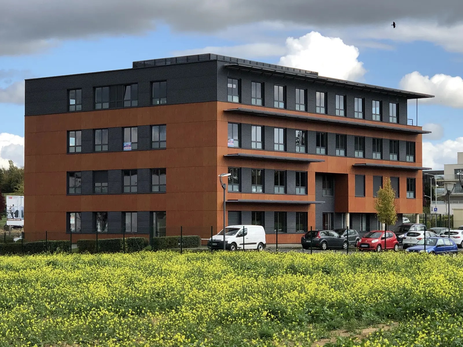 160 Rue Louis Victor De Broglie, Bezannes à louer Photo de l’immeuble– Image 1 sur 7