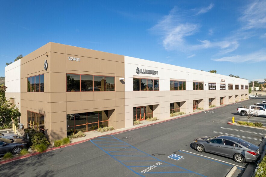 32701-32707 Calle Perfecto, San Juan Capistrano, CA à louer - Photo de l’immeuble – Image 3 sur 26
